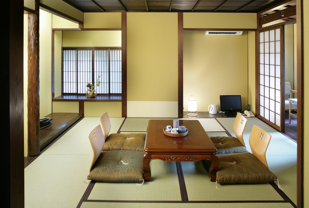 Japanese-Style Deluxe Room with Garden View, Non Smoking photo 3