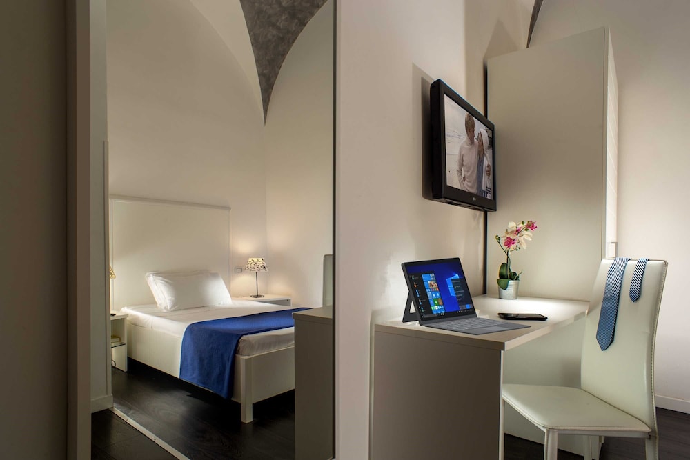 Economy Double Room photo 2