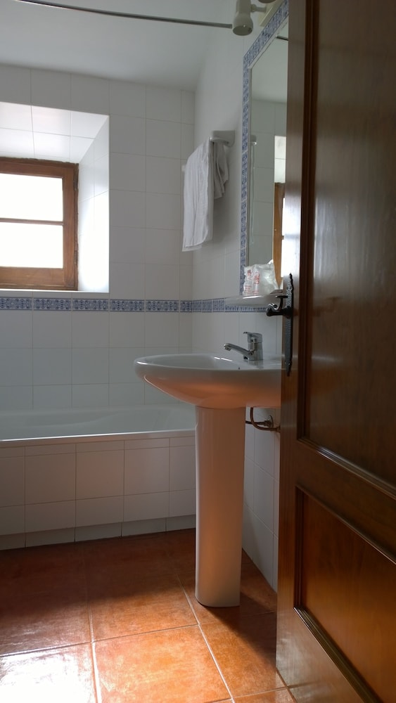 Double Room - Photo 5
