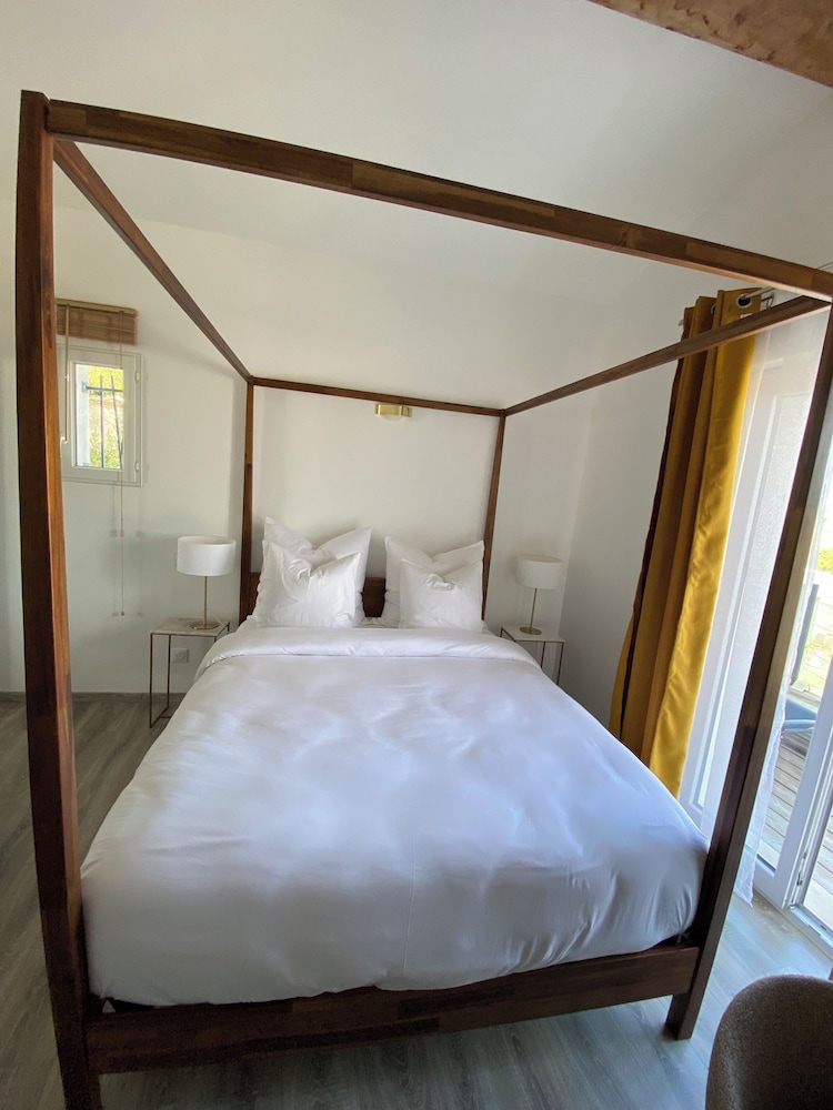 Comfort Double Room, Balcony, Garden View photo 2