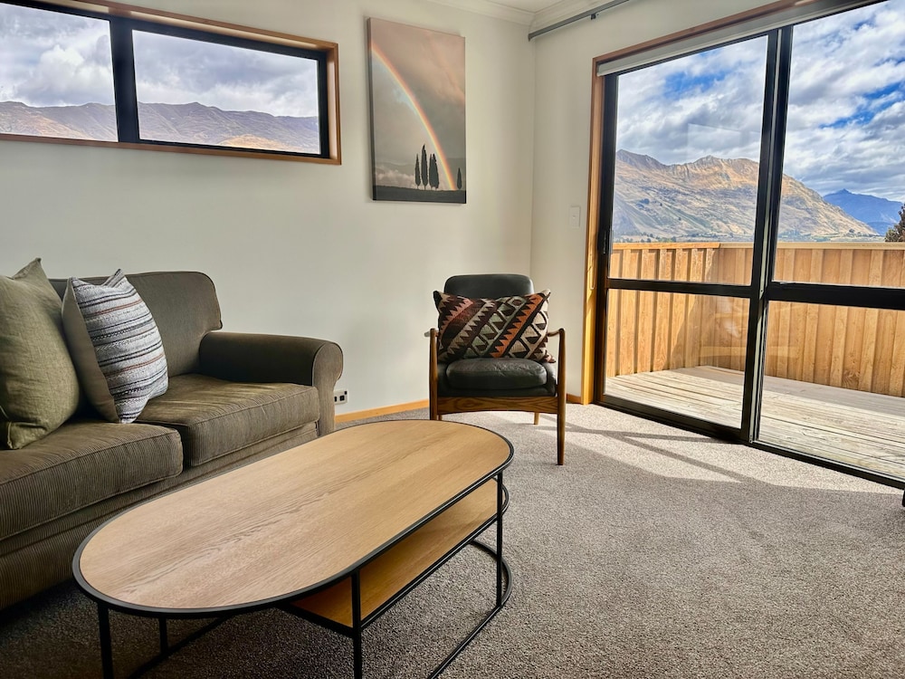 Apartment photo 1