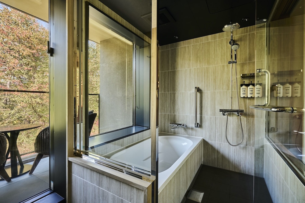 Standard Room, 2 Twin Beds, River View (with View Bath) - Photo 12