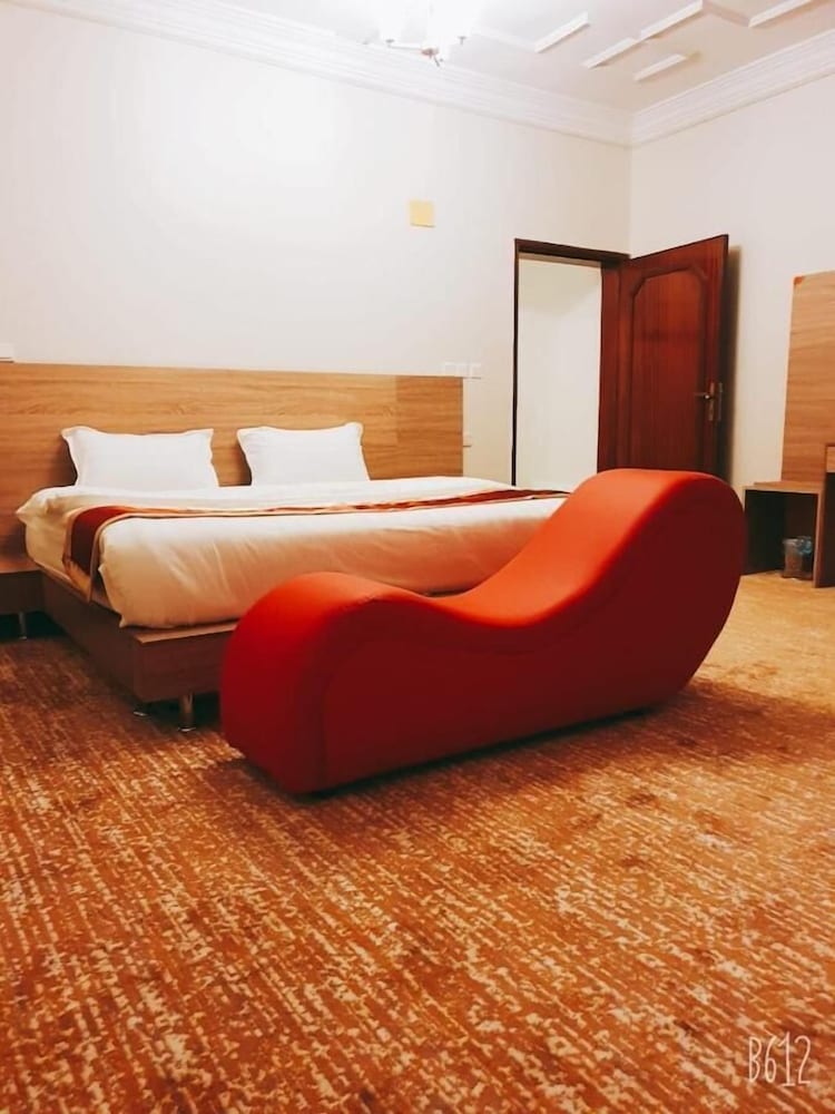 Deluxe Room - Photo 3