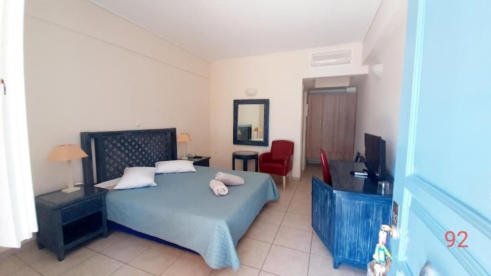 Superior Triple Room photo 3