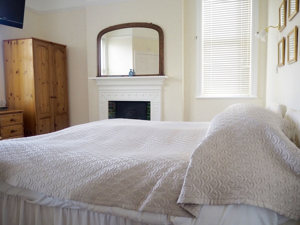 Double Room, Ensuite - Photo 2