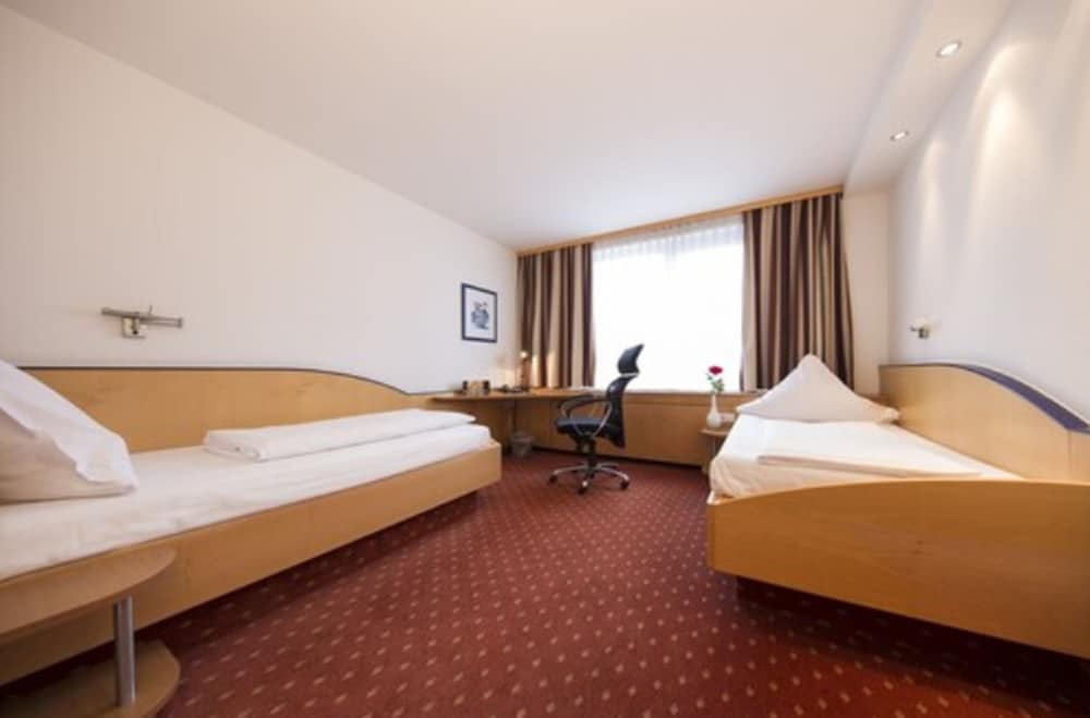 Comfort Twin Room photo 3