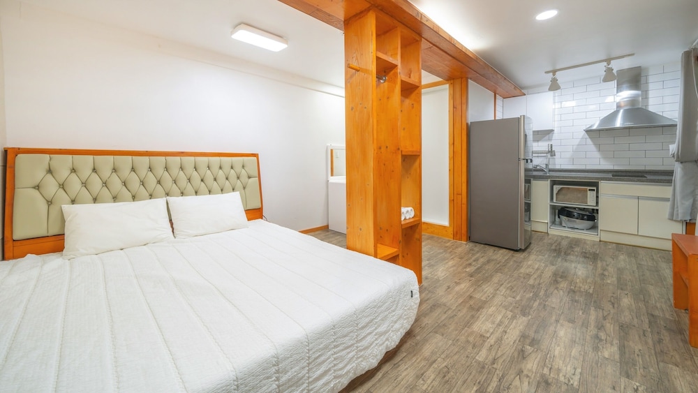 Basic Room, 1 Bedroom (Room 102) - Photo 4