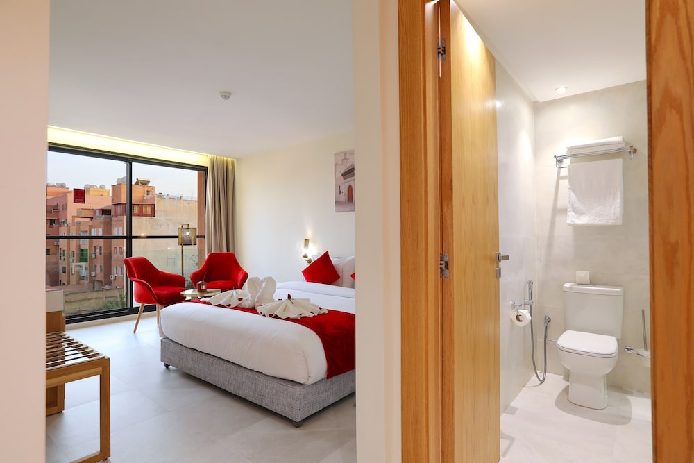 Deluxe Room - Photo 3