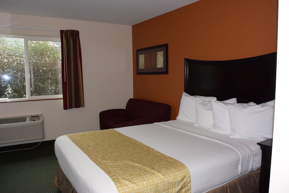 Standard Room, 1 King Bed - Photo 7