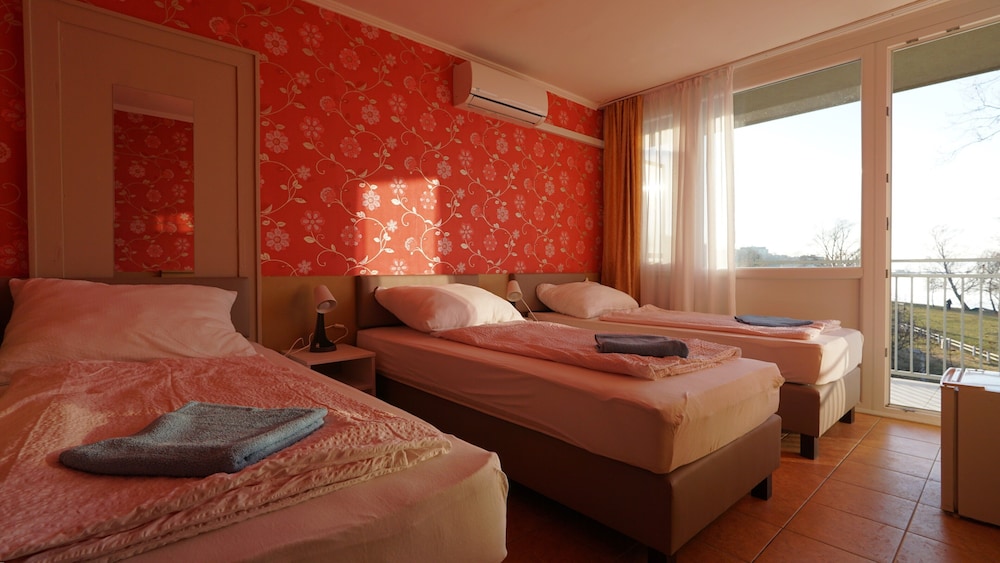 Comfort Triple Room photo 1
