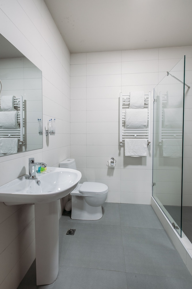 Standard Triple Room, 3 Twin Beds photo 2