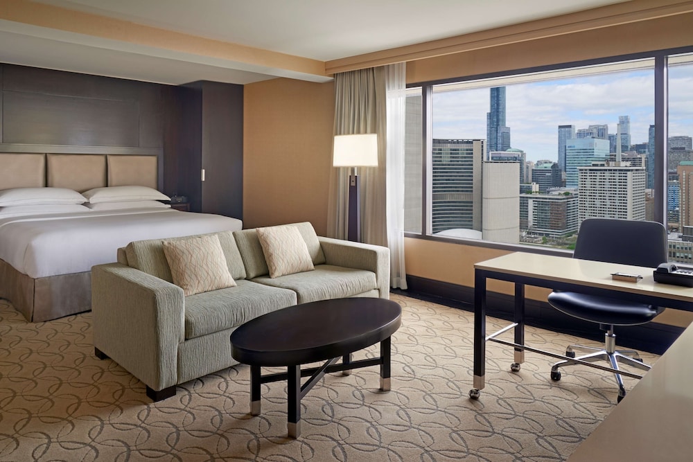 Junior Suite Kitchenette - One King Bed