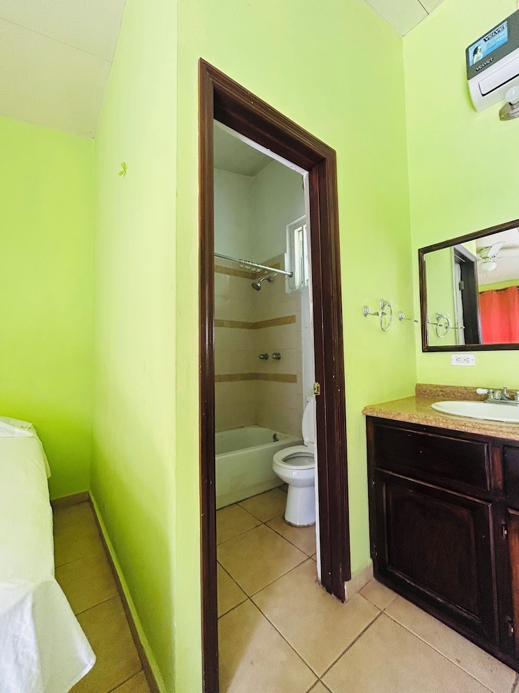 Comfort Room, 1 Double Bed photo 3