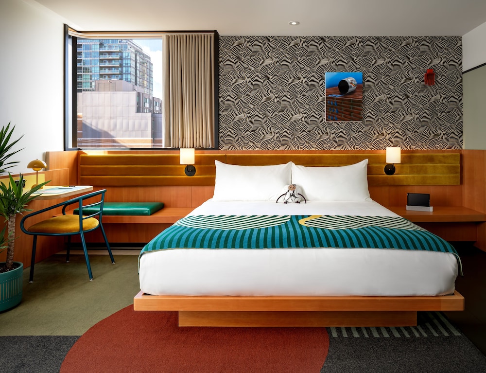 King Room with One King Bed (Non Smoking)