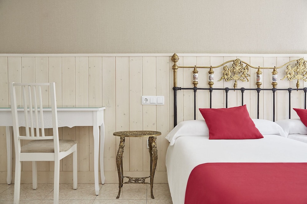 Standard Double Room - Photo 1