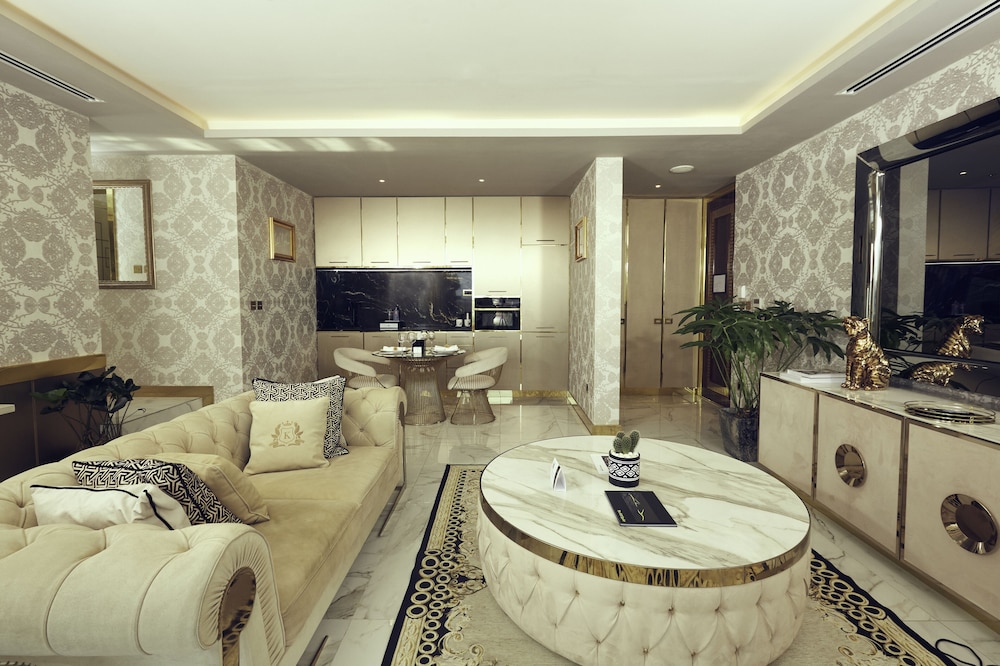 Grand Penthouse photo 3