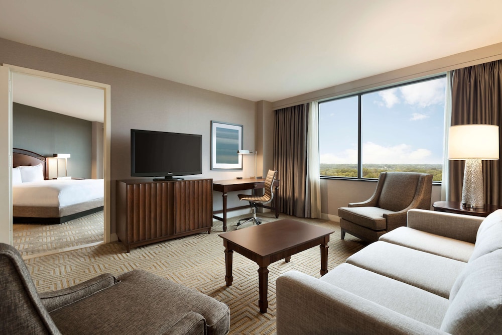 Junior Suite, 1 Queen Bed with Sofa bed - Photo 3