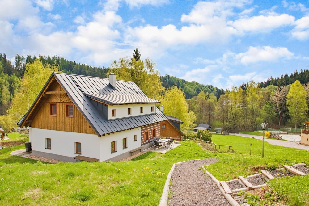 Villa photo 1