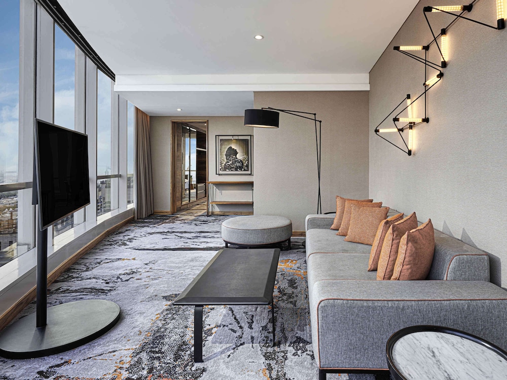 Swiss, Grand Suite, 1 King Bed - Photo 3