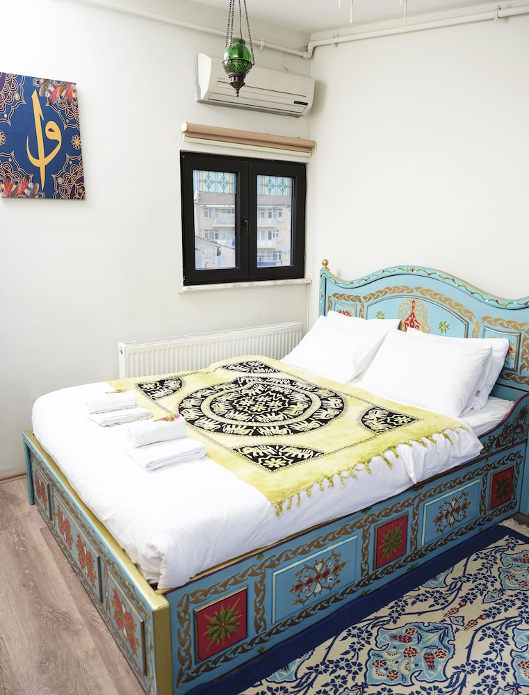 Romantic Loft, 1 Double Bed, Terrace, City View photo 2
