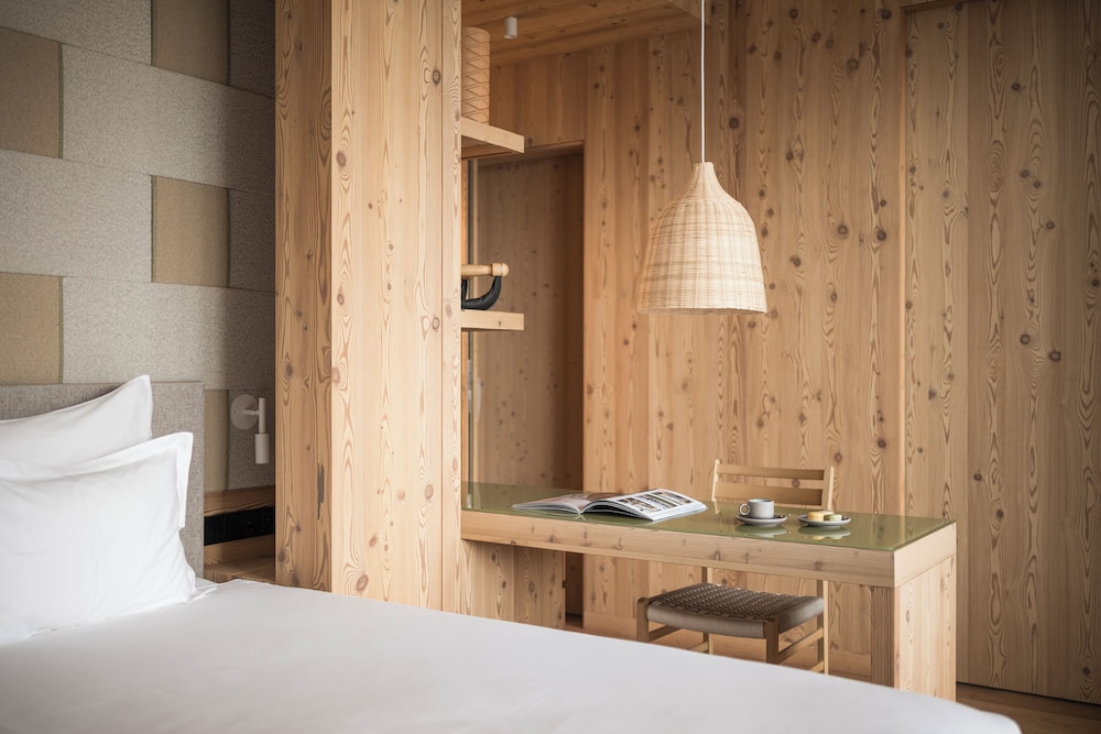 Junior Suite, Balcony, Mountain View thumbnail 5
