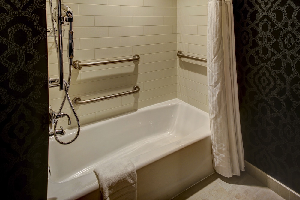 Suite, 1 King Bed, Accessible (Larger Suite, Hearing) - Photo 1