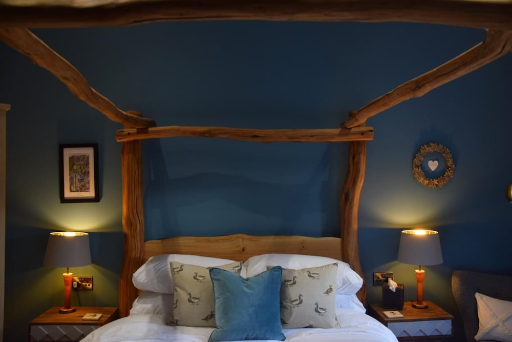 Double Room, Ensuite (Teal)