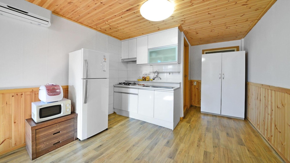 Basic Room, 1 Bedroom (Punky ( F1 )) - Photo 7