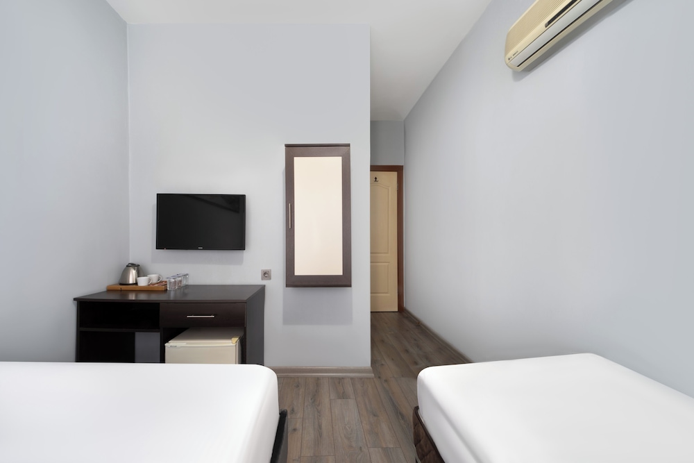 Standard Double or Twin Room photo 2