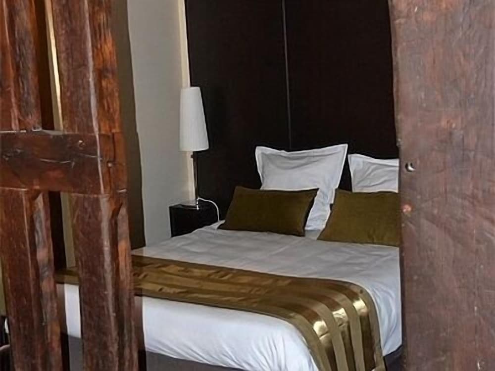 Comfort Suite photo 2