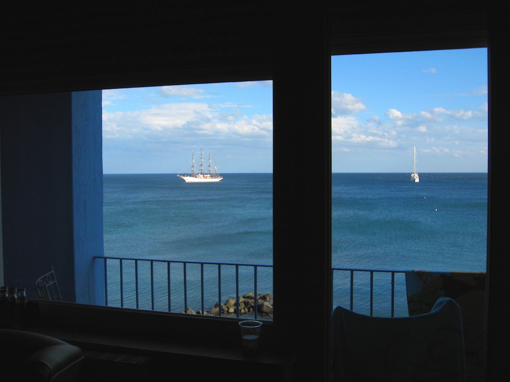 Deluxe Double Room, 1 King Bed, Balcony, Sea Facing - Photo 16