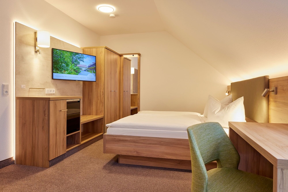 Comfort Double Room, 1 Queen Bed, Non Smoking, Park View photo 1