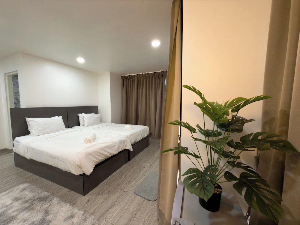 Grand Double Room, City View photo 3