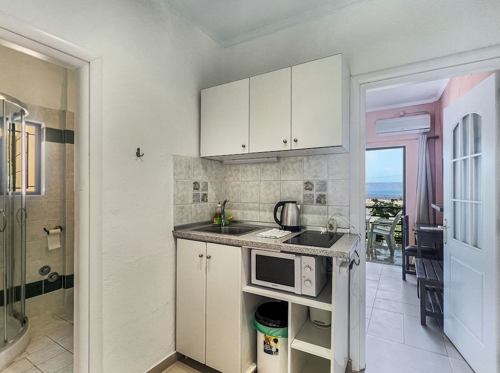 Premium Apartment, 1 Bedroom, Sea View - Photo 2
