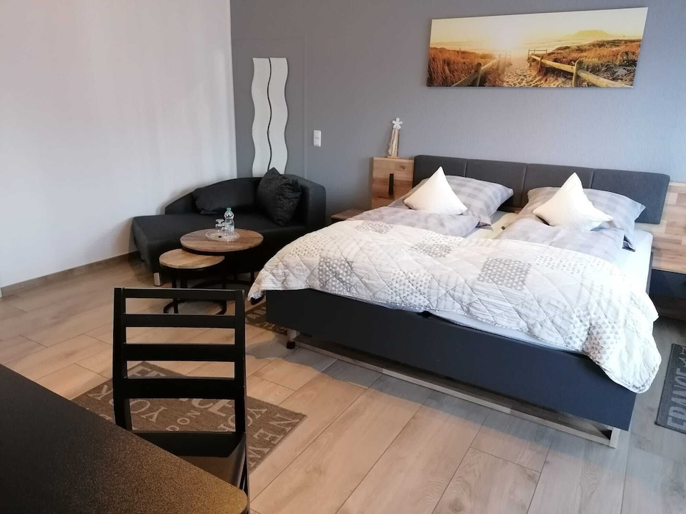 Deluxe Double Room, Private Bathroom, Garden View - Photo 1