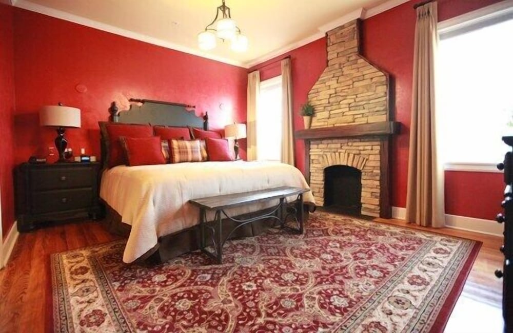Suite, 1 King Bed - Photo 1
