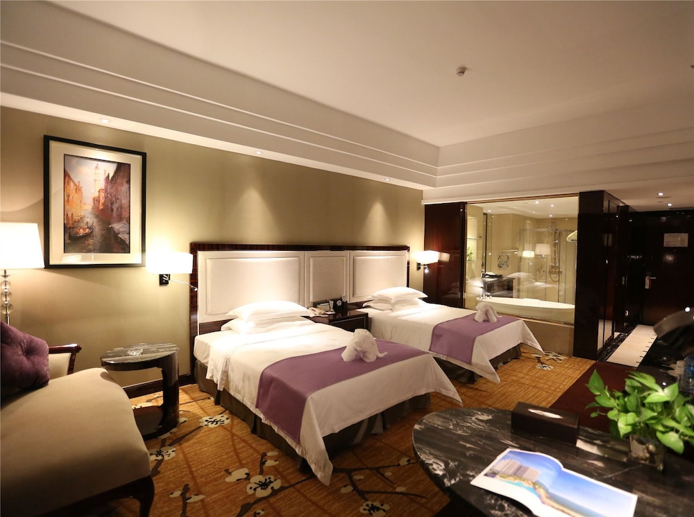 Deluxe Suite photo 3