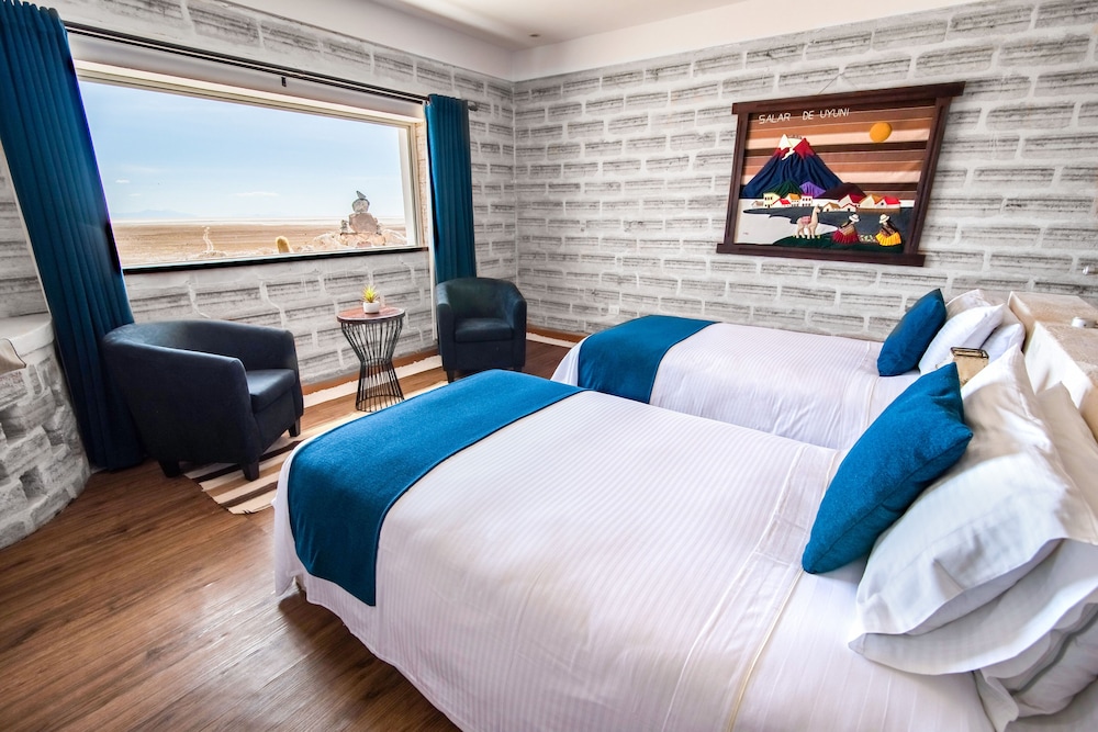 Deluxe Room, 1 Queen Bed, Mountain View photo 3