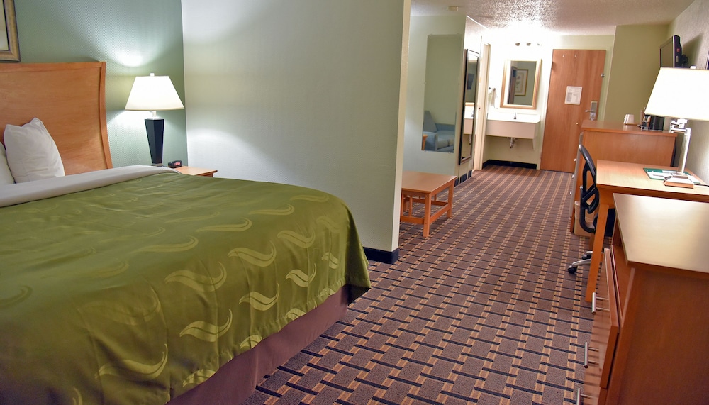 Business Suite, 1 King Bed, Non Smoking - Photo 4