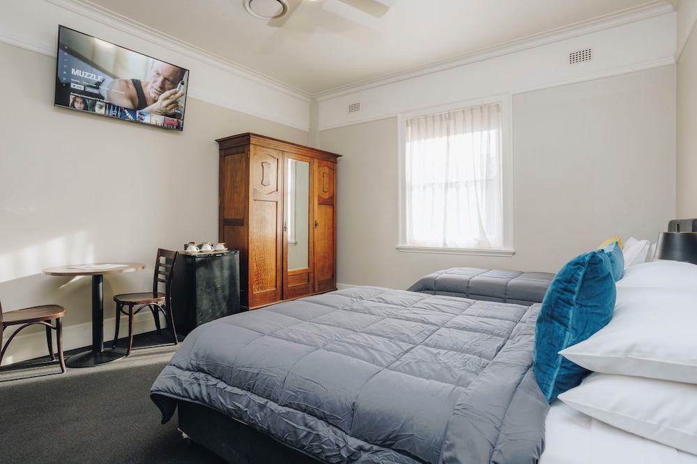 Family Double or Twin Room, Multiple Beds, Ensuite photo 2