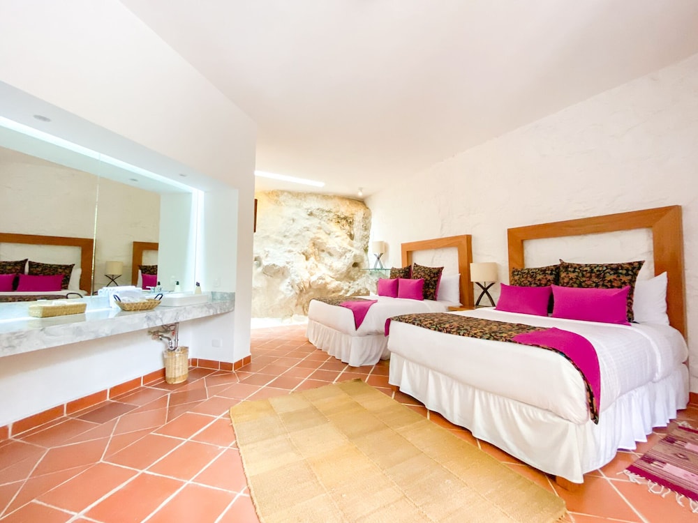 Double Room, 2 Queen Beds photo 1