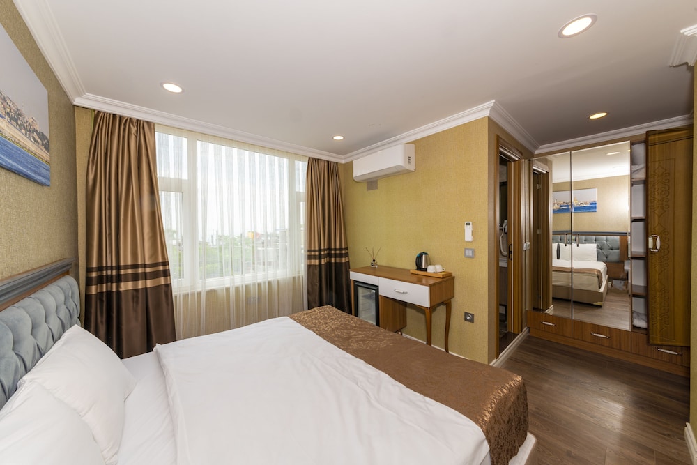Standard Double or Twin Room photo 1