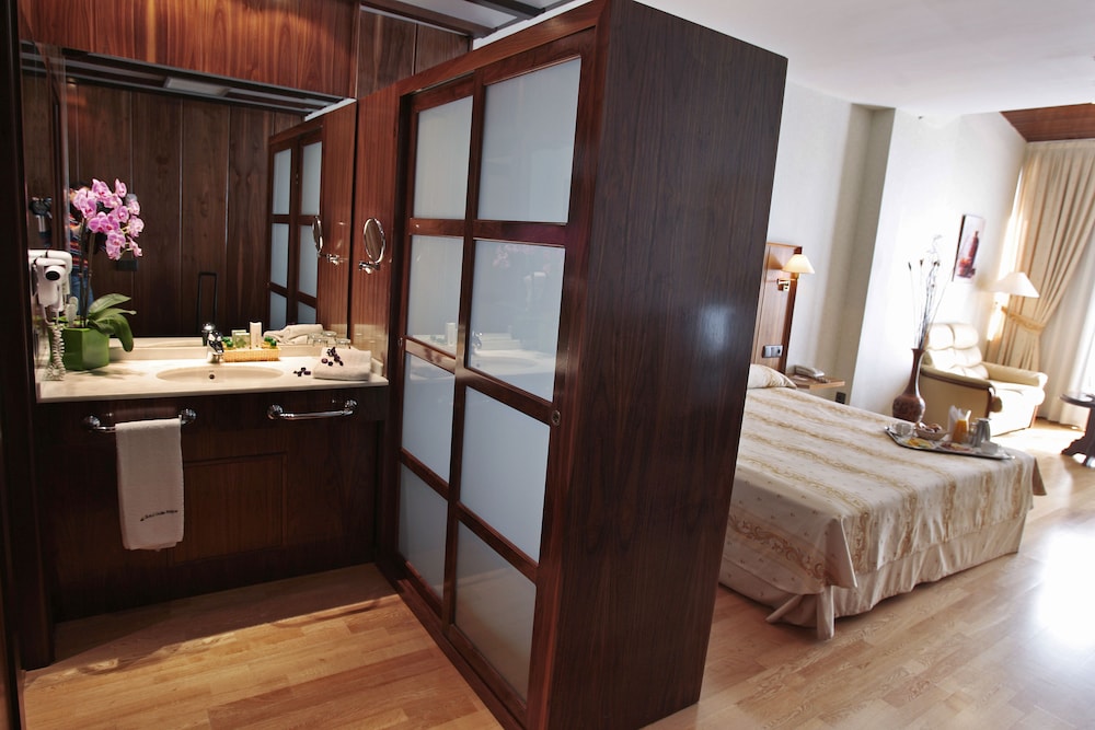 Double Room - Photo 3