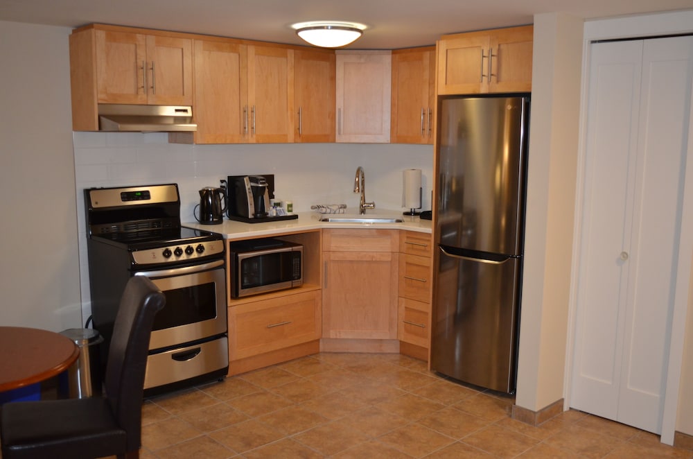 1 Bedroom 2 Queen Lakeview Family Suite - No Pets photo 1