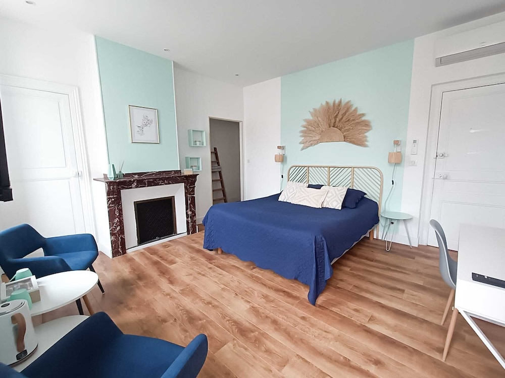Celestre Room