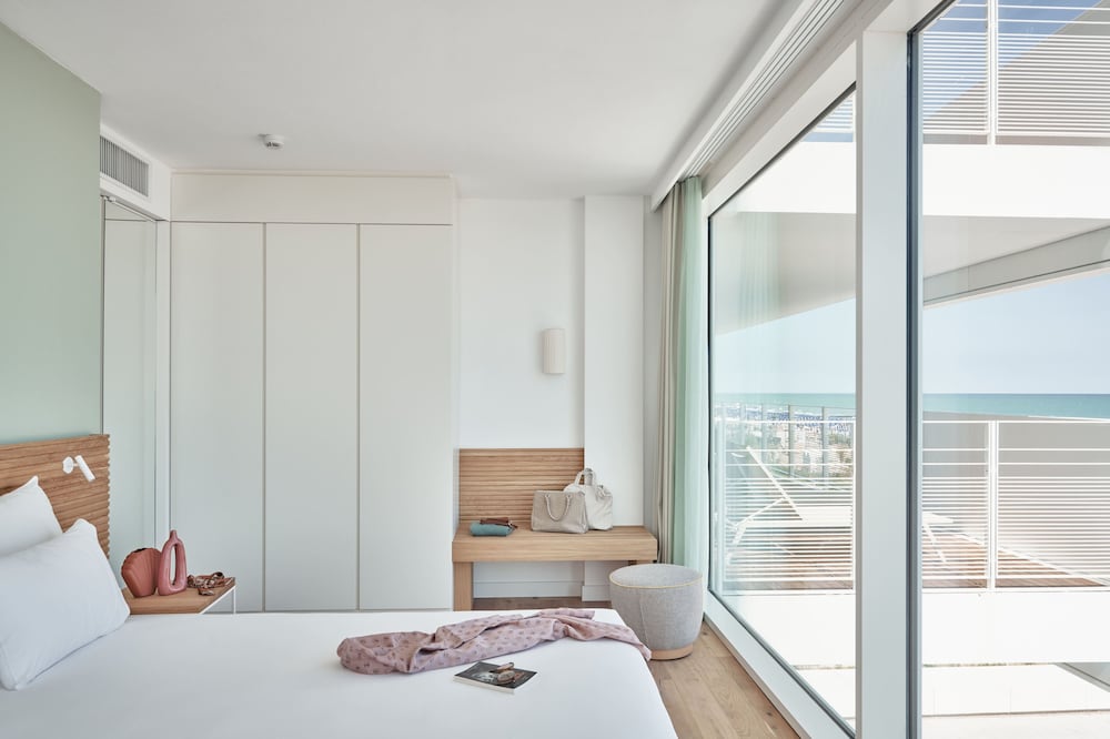Exclusive Apartment, 2 Bedrooms, Terrace, Sea View photo 3
