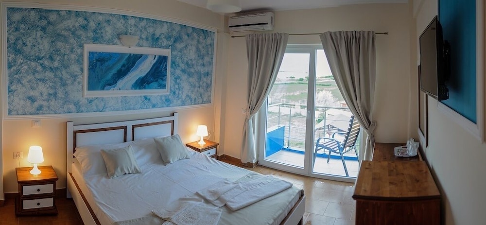 Deluxe Double Or Twin Room photo 2