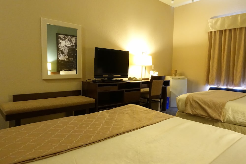 Room, 2 Queen Beds photo 1
