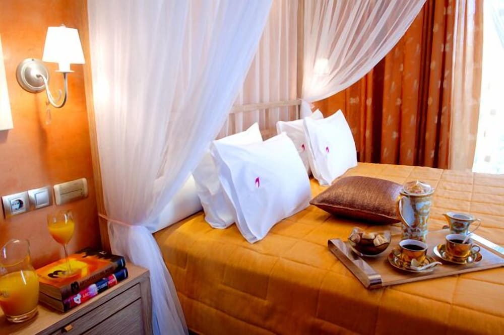Junior Suite with Spa Bath and Balcony photo 3