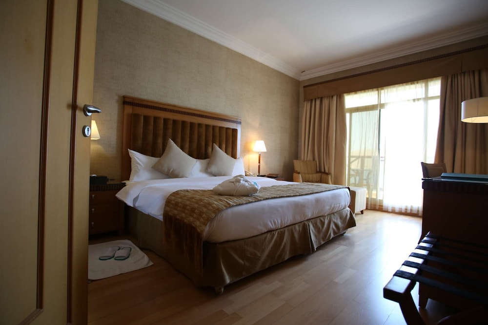 DELUXE SEA VIEW KING photo 1